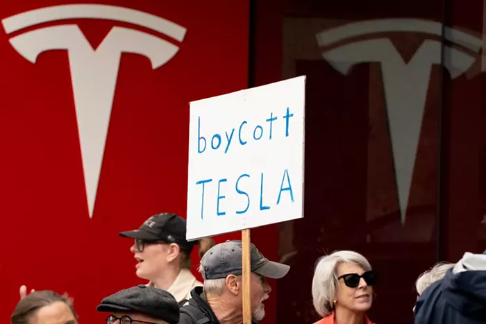 Good Morning, News: King Fool's Disastrous Meeting, Oregon's Trump Voters are in "Find Out" Mode, and Don't Forget to SELL YOUR TESLA!